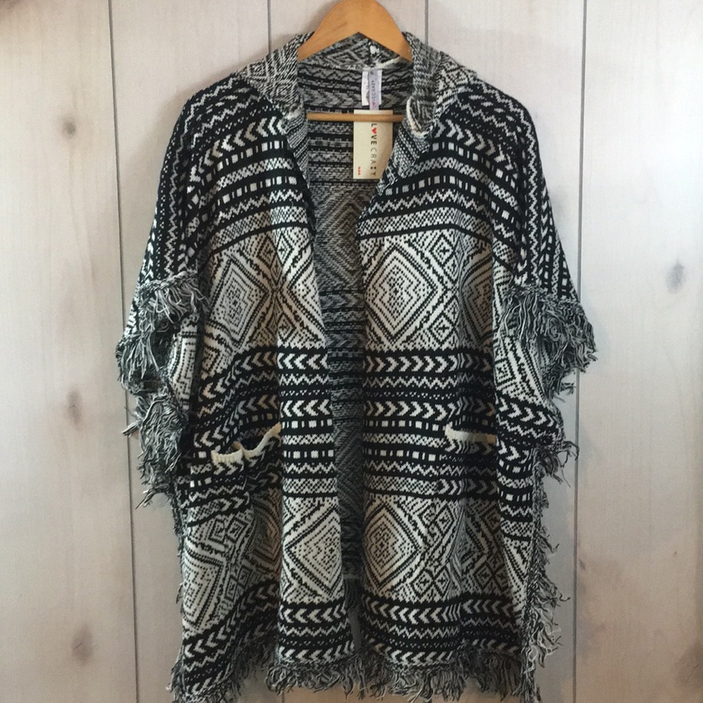 Aztec Print Sweater Cardigan/poncho - Picture 3 of 7